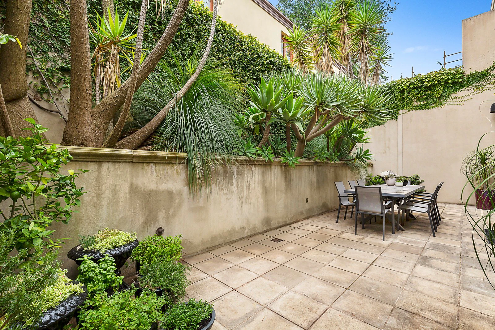 15A Woodside Crescent, Toorak, VIC