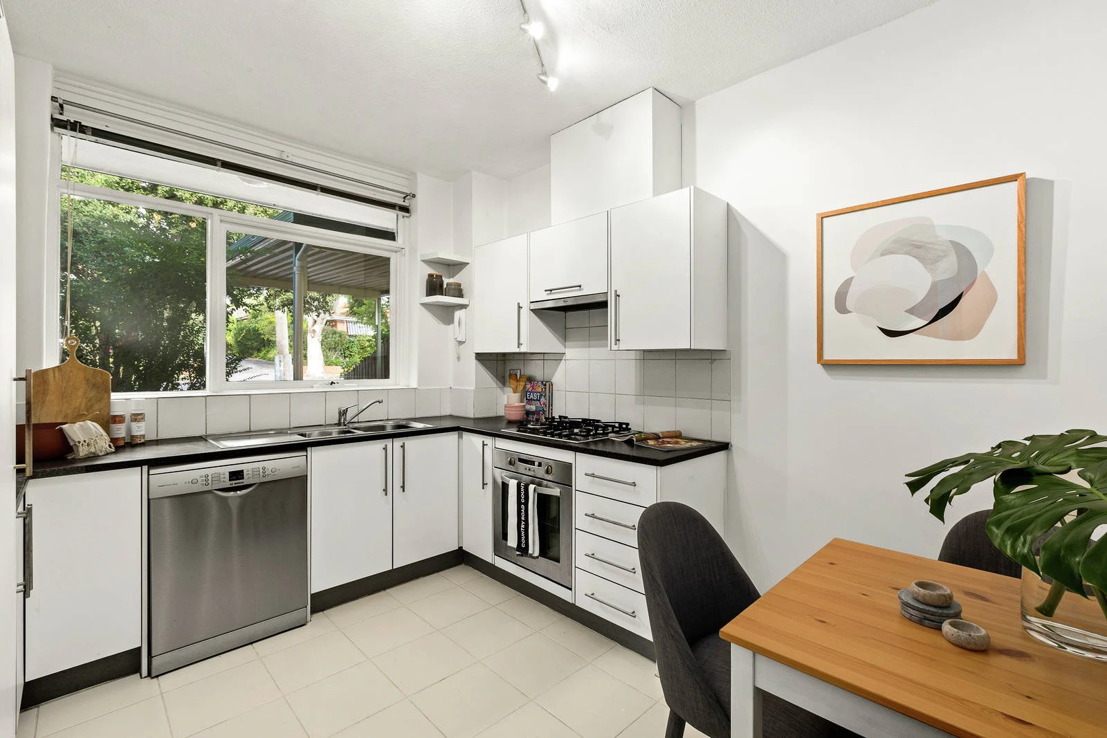 2/3 Osborne Avenue, Glen Iris, VIC