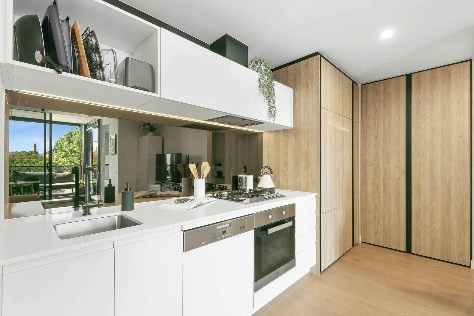 14/881 High Street, Armadale, VIC