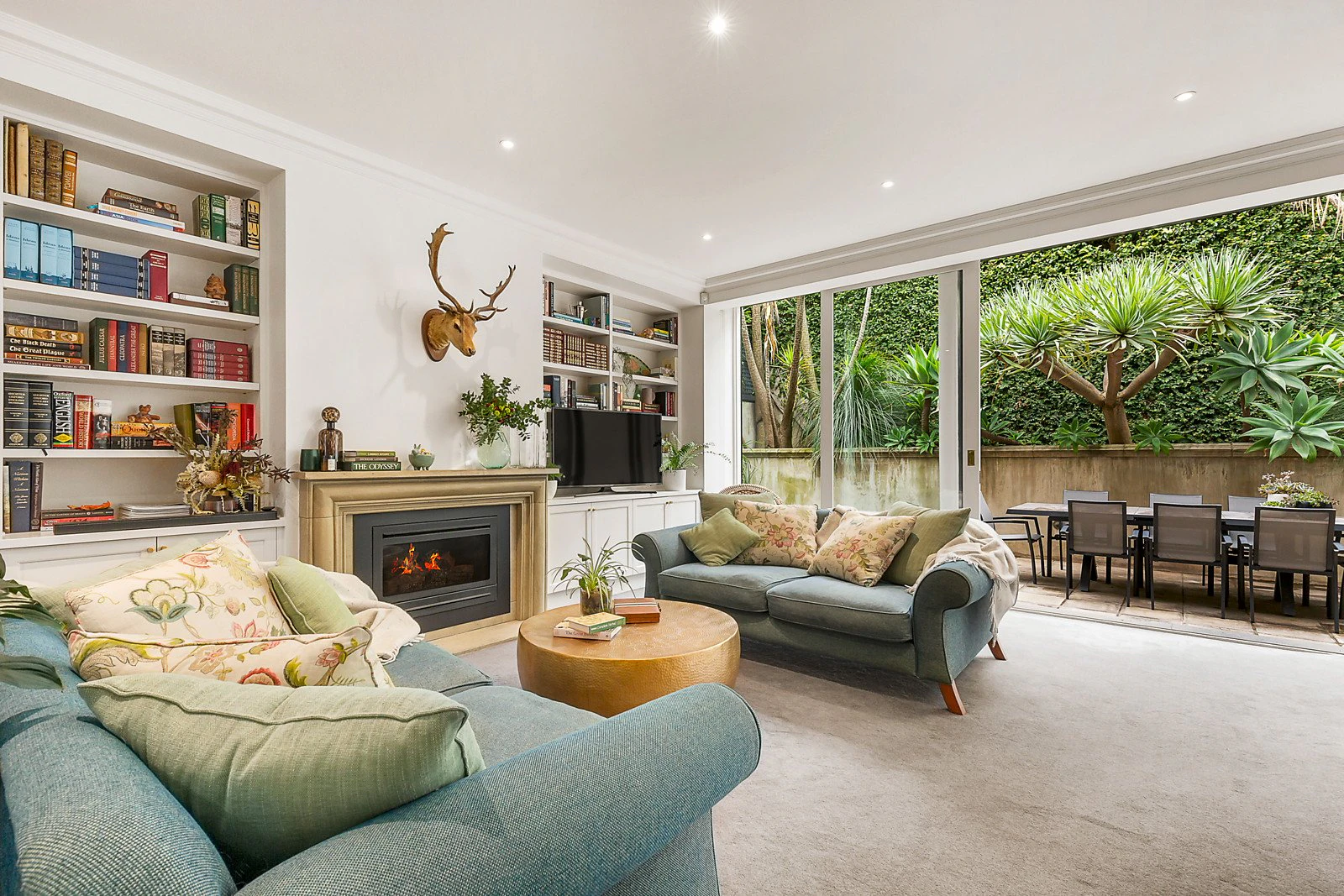 15A Woodside Crescent, Toorak, VIC