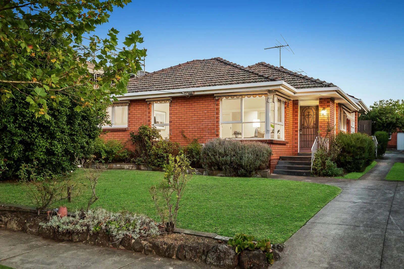 1/12 Allambee Avenue, Camberwell, VIC