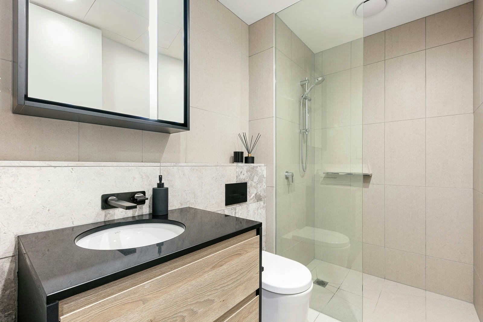 14/881 High Street, Armadale, VIC