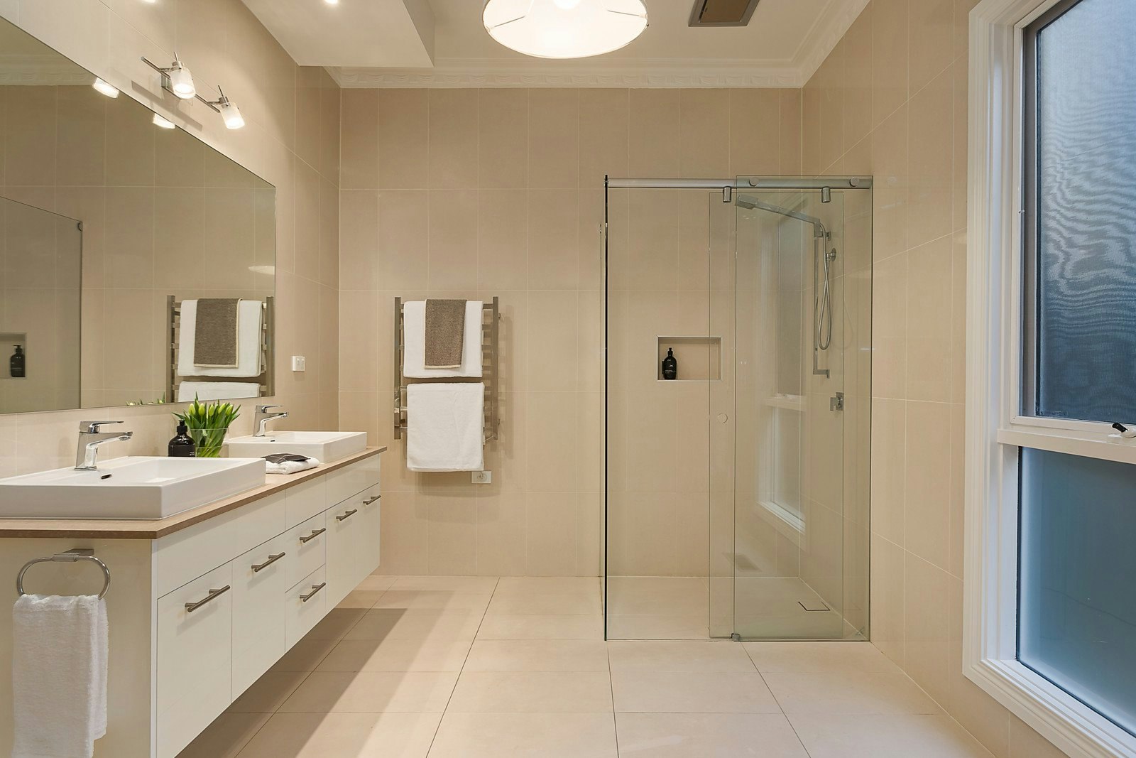 20 Fountaine Avenue, Malvern East, VIC