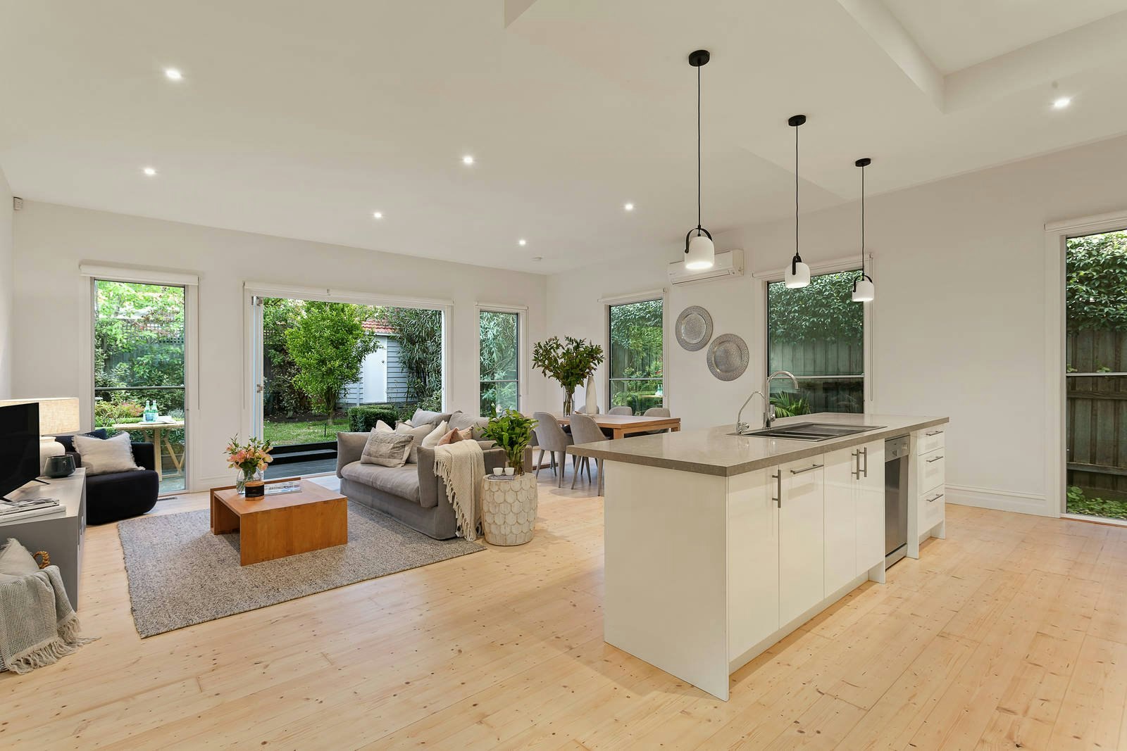 20 Fountaine Avenue, Malvern East, VIC