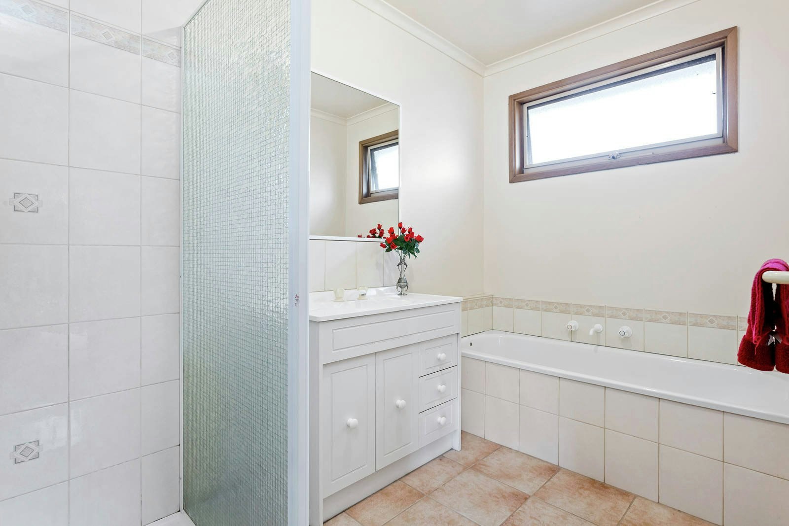 6 Jonathon Court, Mornington, VIC