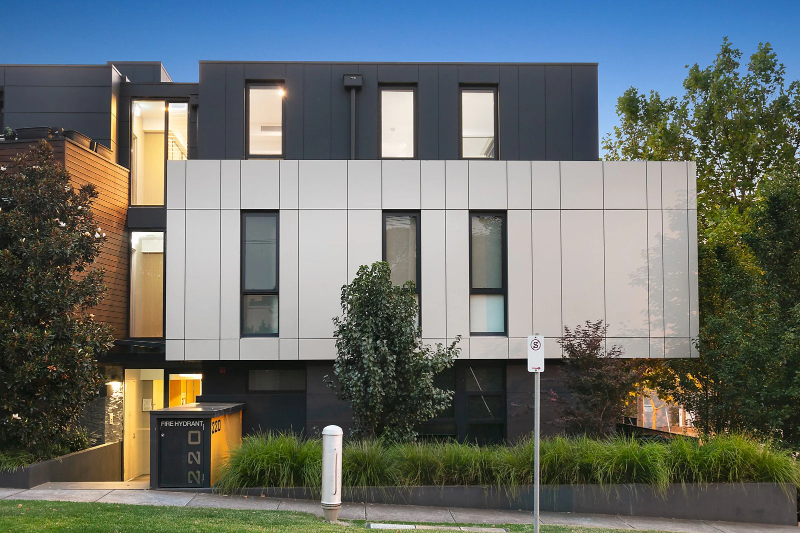 201/220 Canterbury Road, Canterbury, VIC