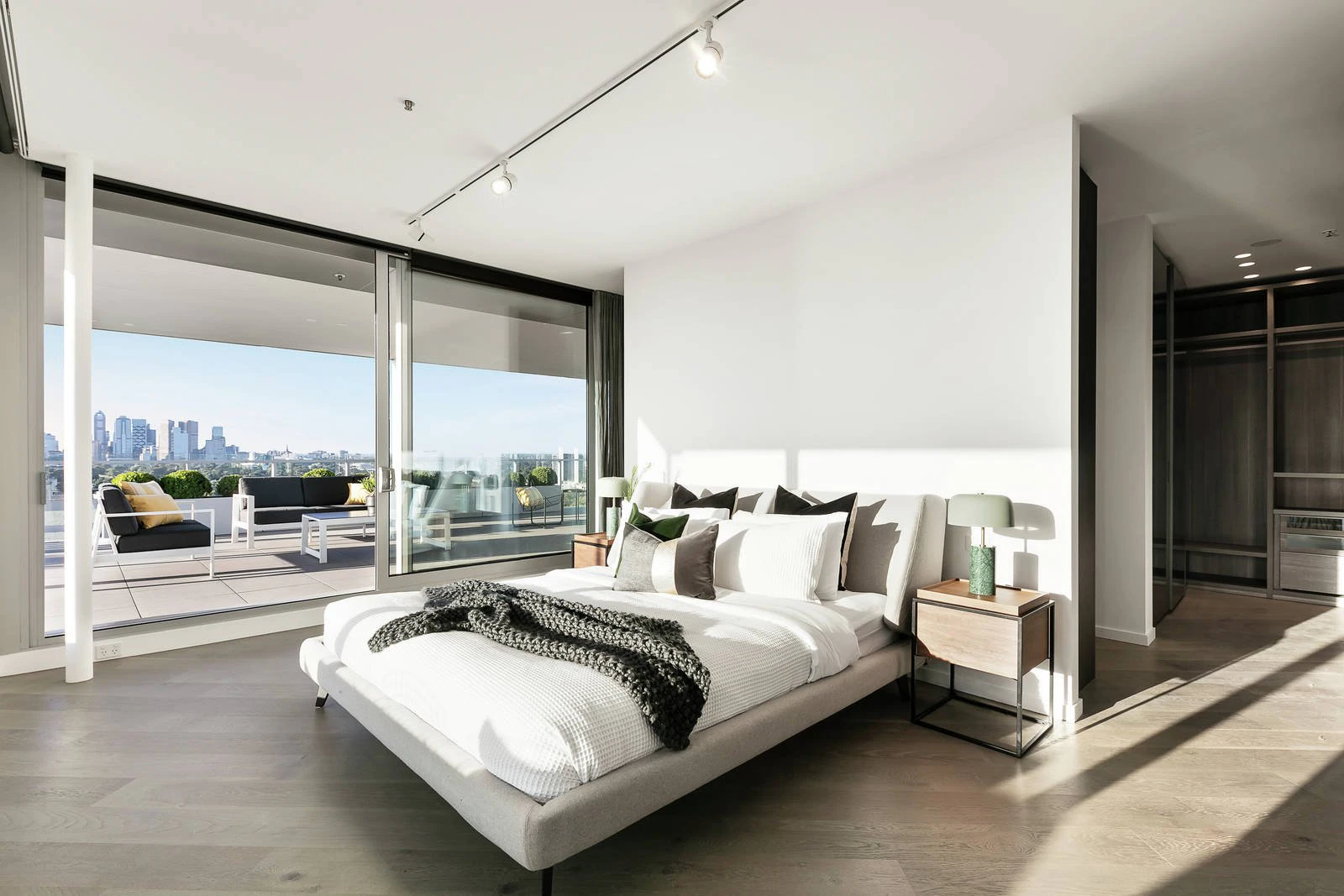 1802/499 St Kilda Road, Melbourne, VIC