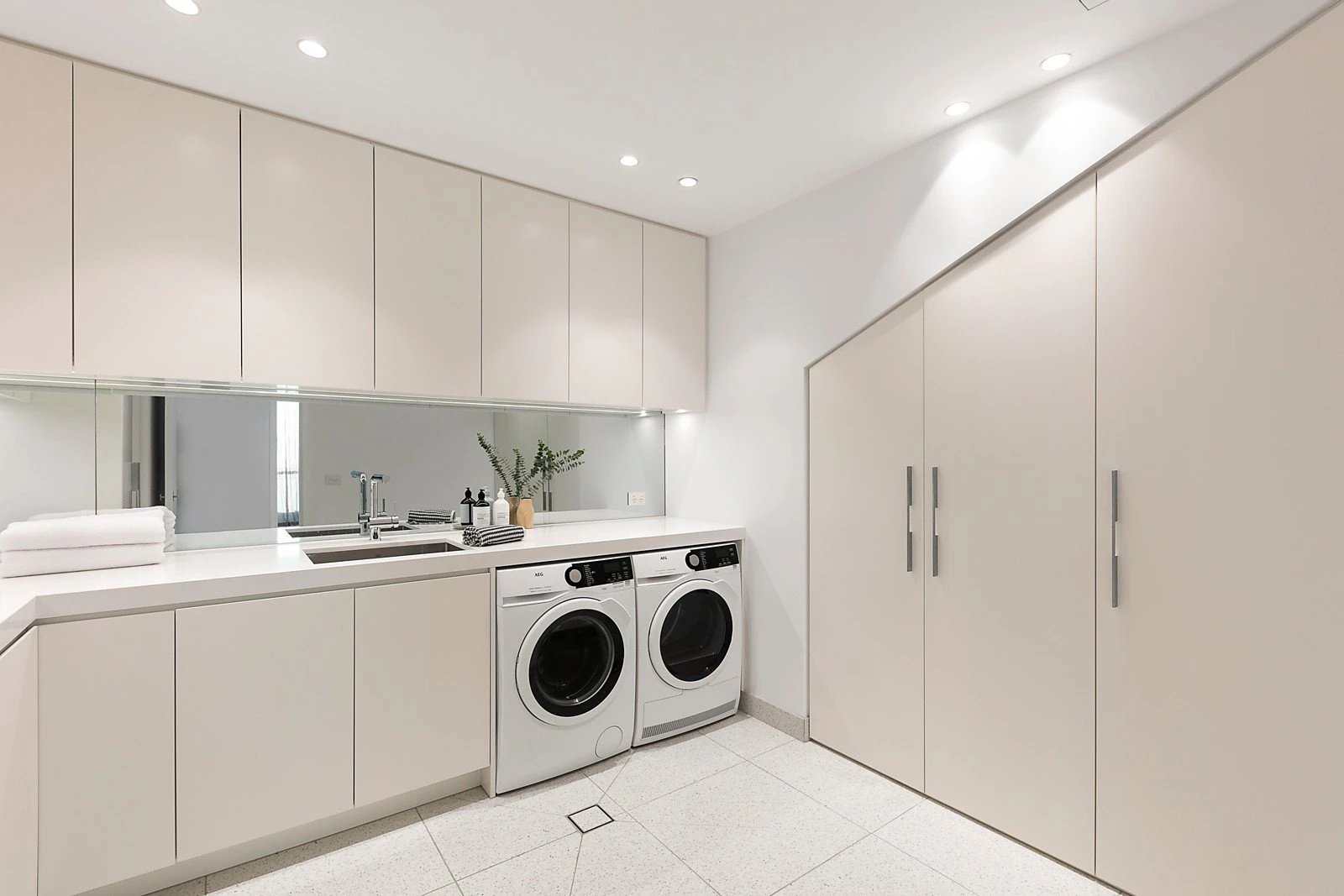 1802/499 St Kilda Road, Melbourne, VIC