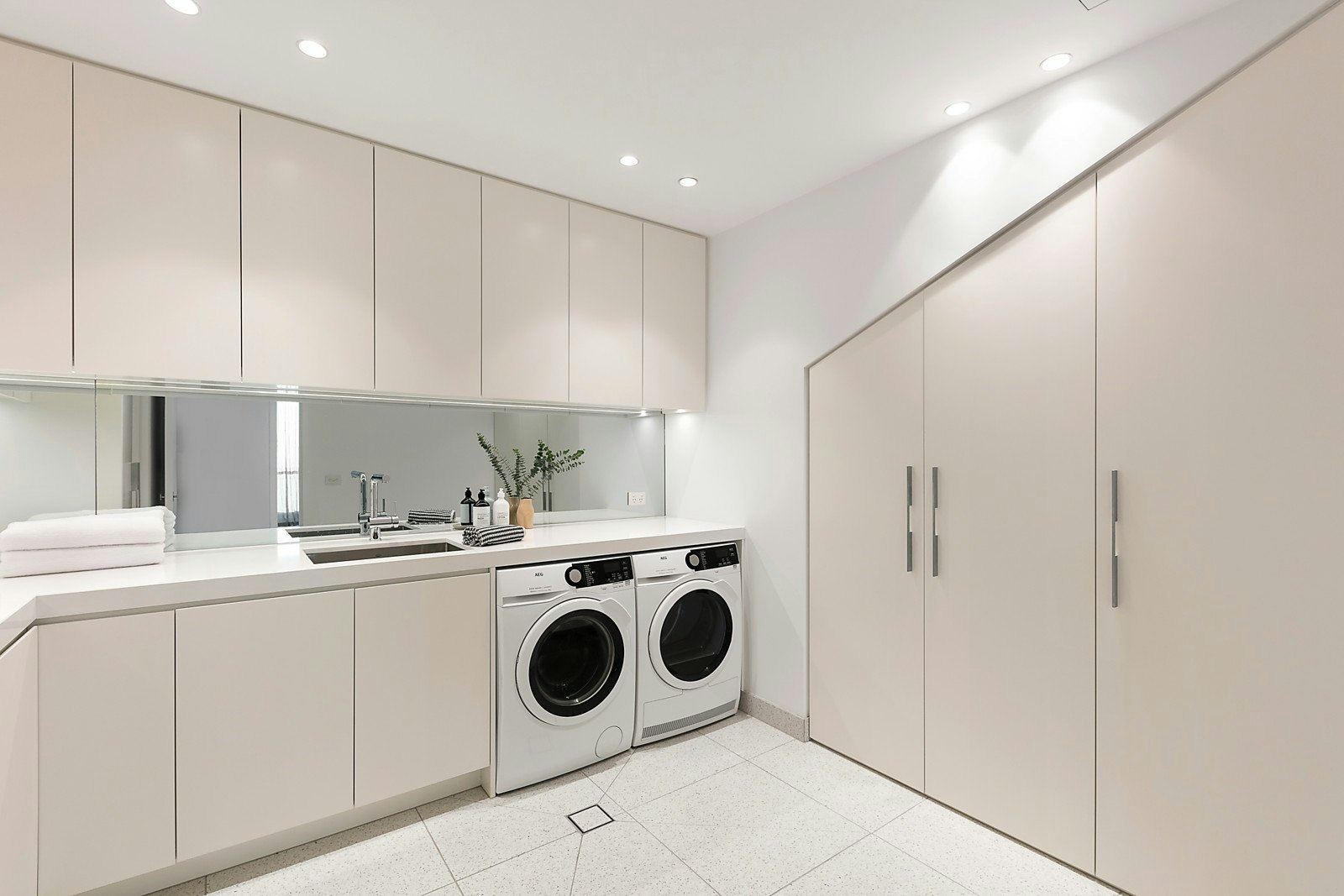 1802/499 St Kilda Road, Melbourne, VIC