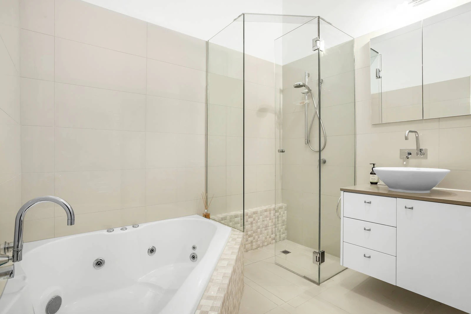 106 Middlesex Road, Surrey Hills, VIC
