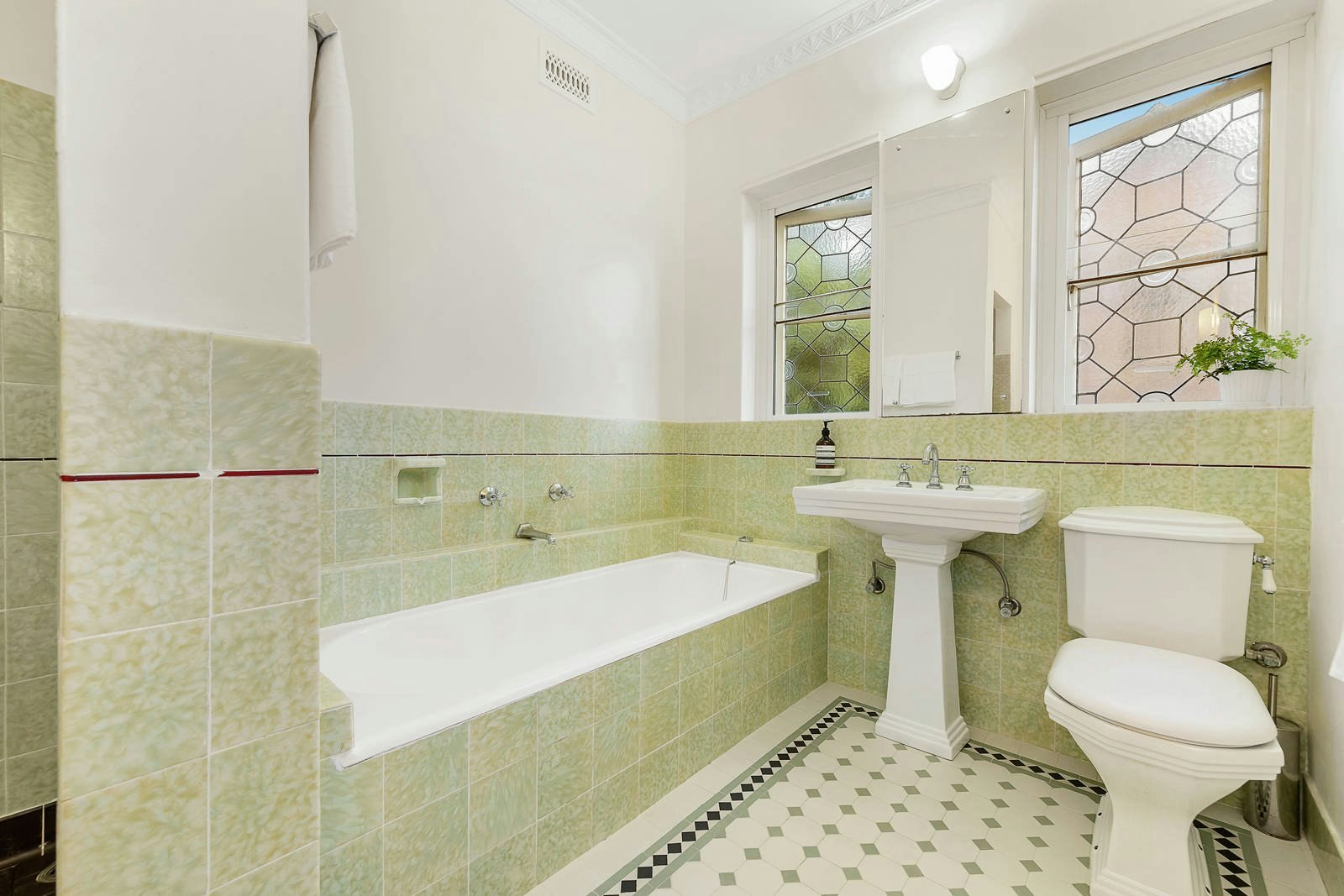 42 Narrak Road, Balwyn, VIC