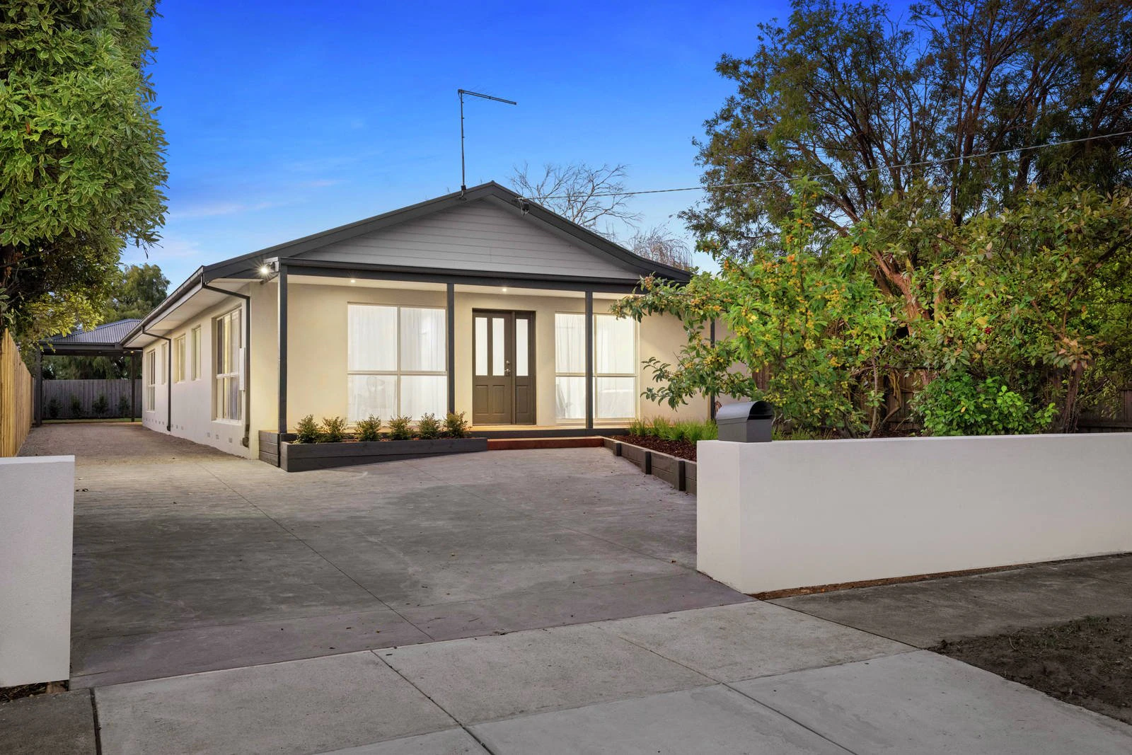 13 Adelaide Street, Mornington, VIC