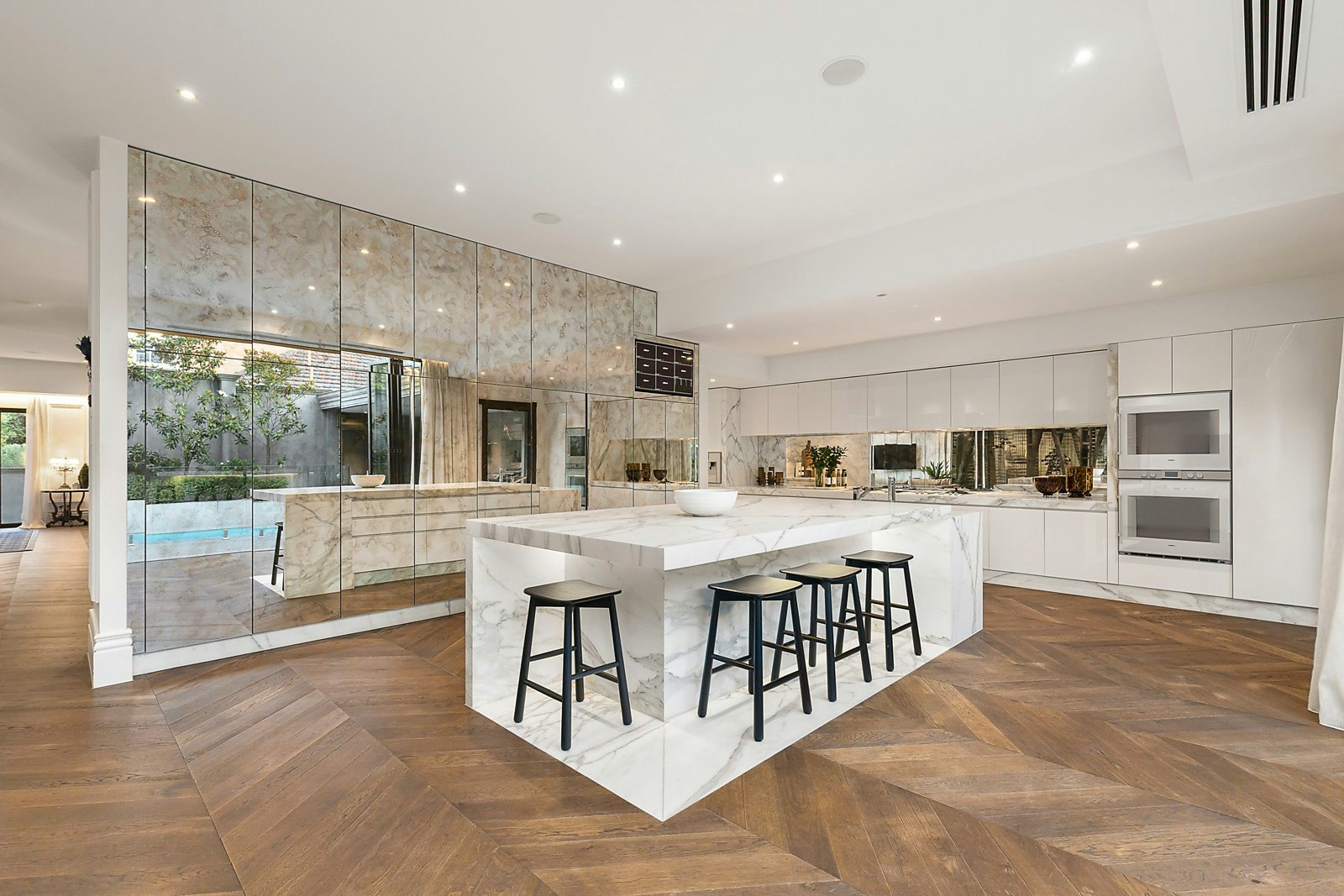 1 Devorgilla Avenue, Toorak, VIC