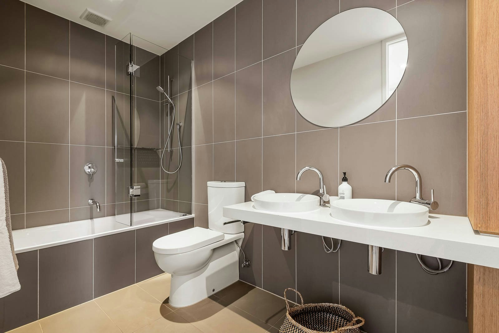 24 Norfolk Place, Malvern, VIC