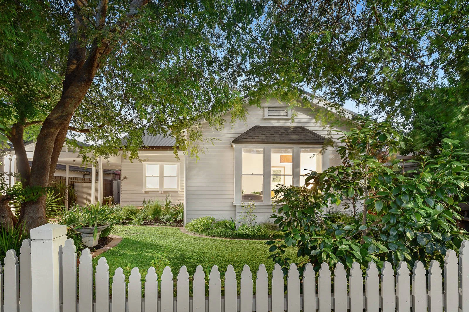 18 Barnett Street, Hampton, VIC