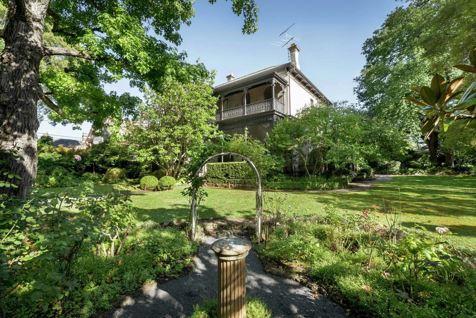 45 Chrystobel Crescent, Hawthorn, VIC