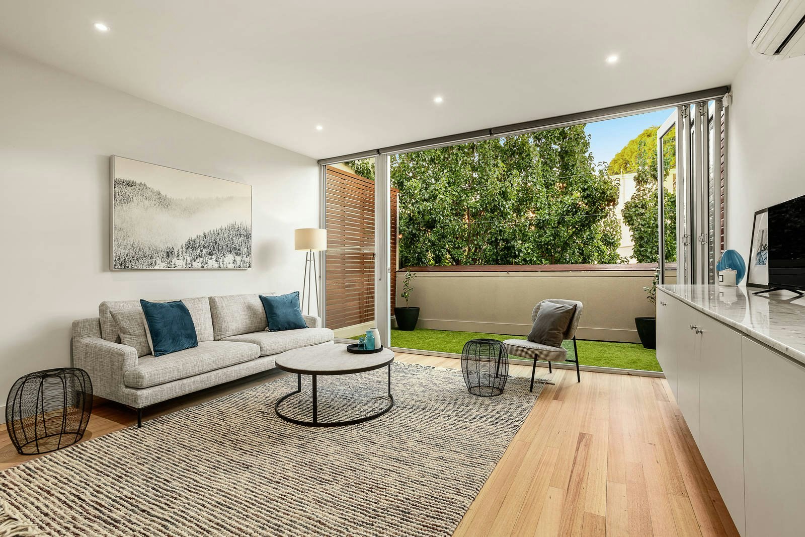 2/13 Roseberry Street, Hawthorn East, VIC