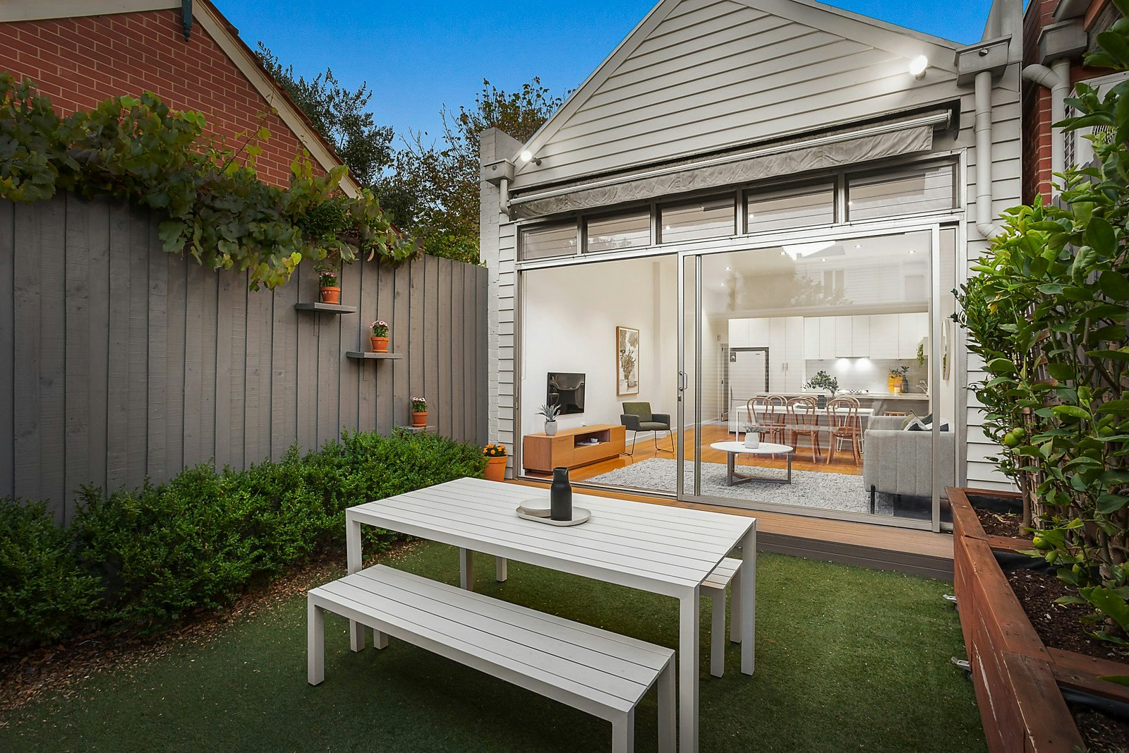 2 Danks Street, Albert Park, VIC