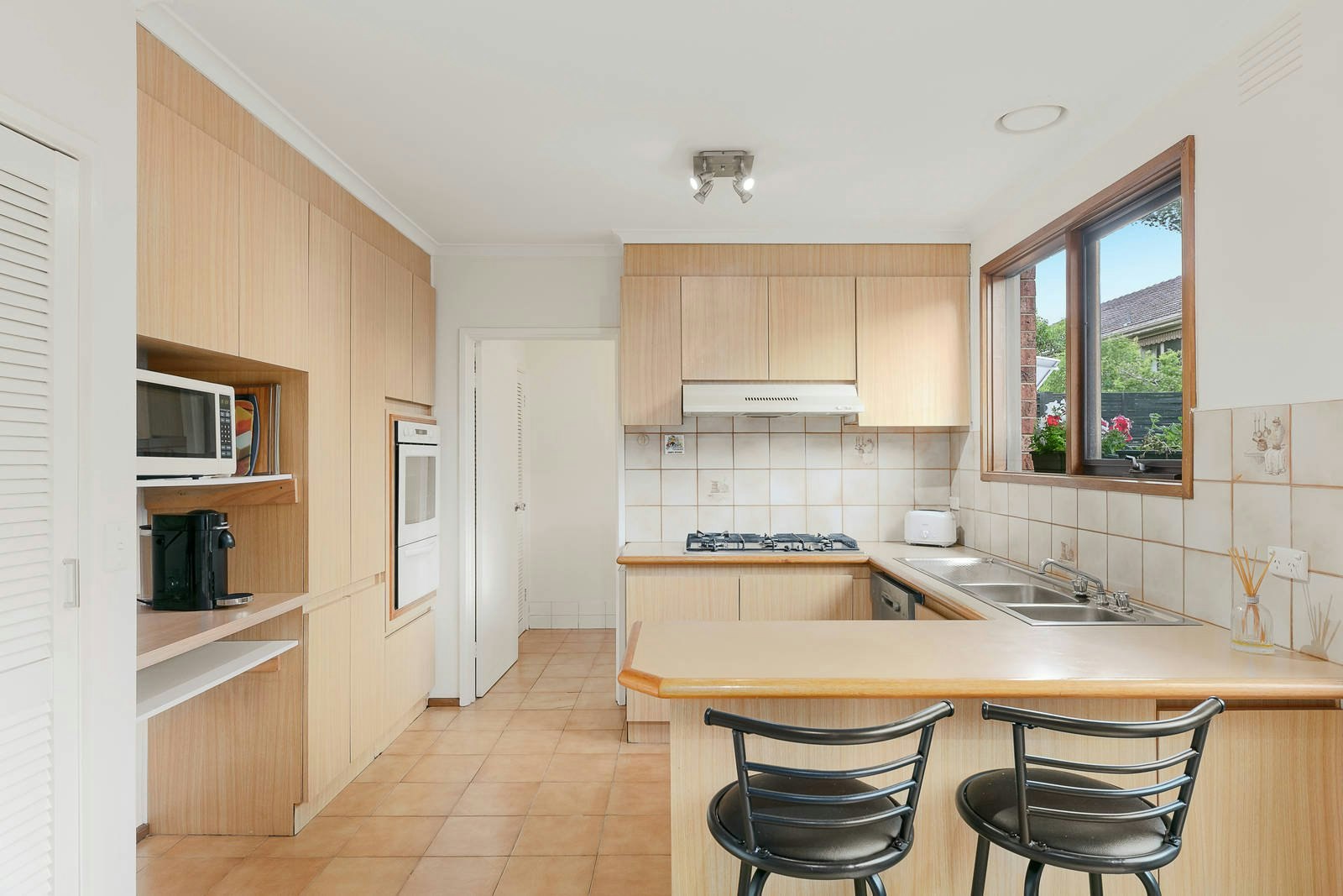 2/33 Munster Avenue, Carnegie, VIC