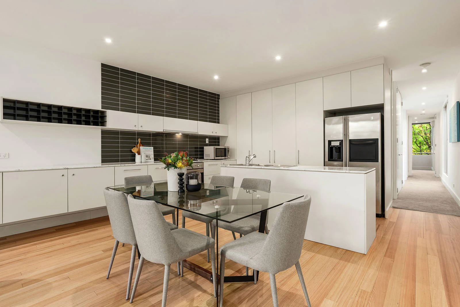 2/13 Roseberry Street, Hawthorn East, VIC