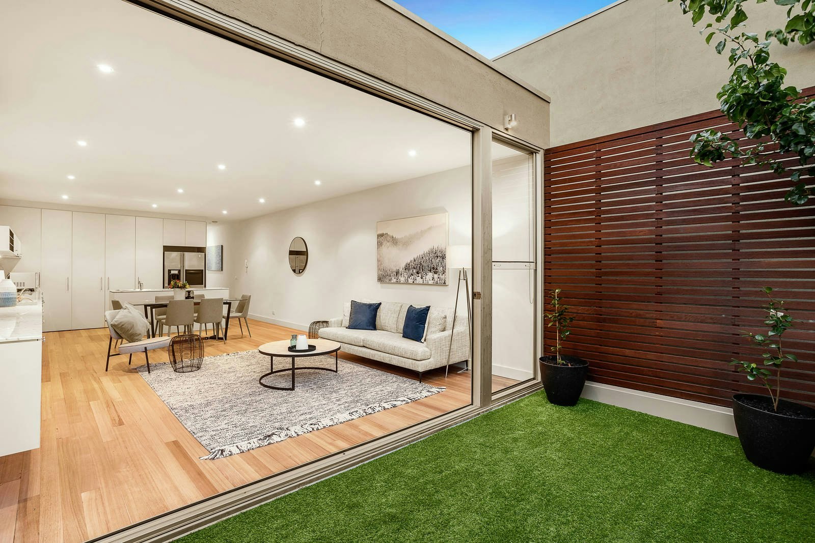 2/13 Roseberry Street, Hawthorn East, VIC