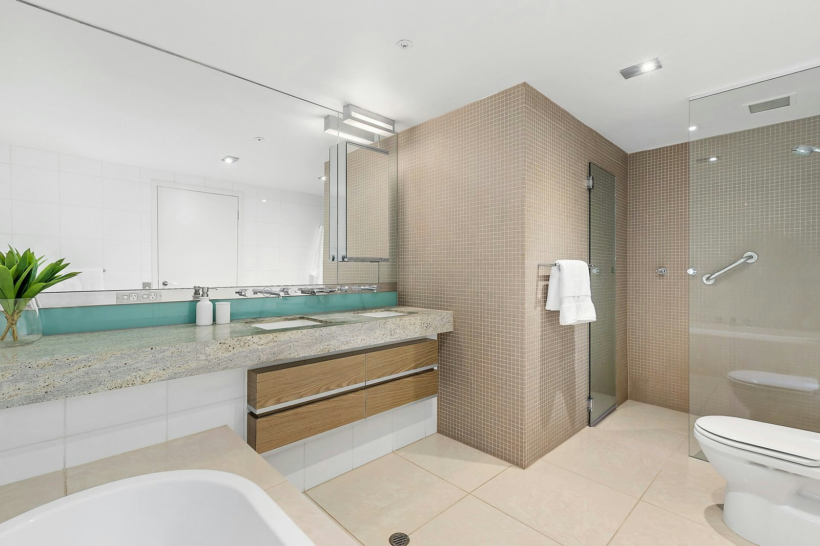 208/250 St Kilda Road, Southbank, VIC