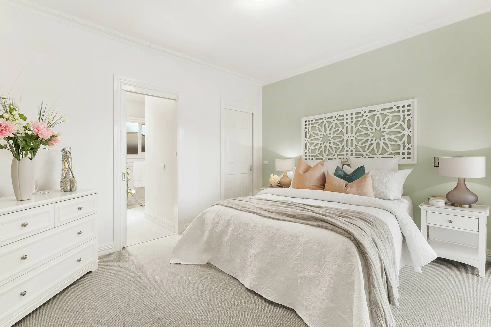 2/9 Gilbert Parade, Camberwell, VIC