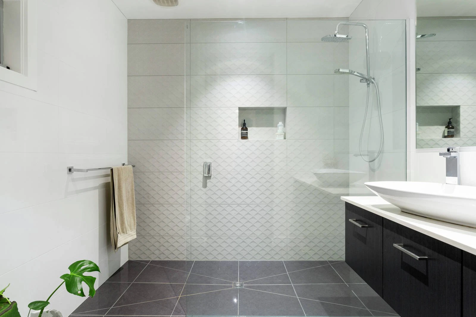 15 Moona Avenue, Mornington, VIC