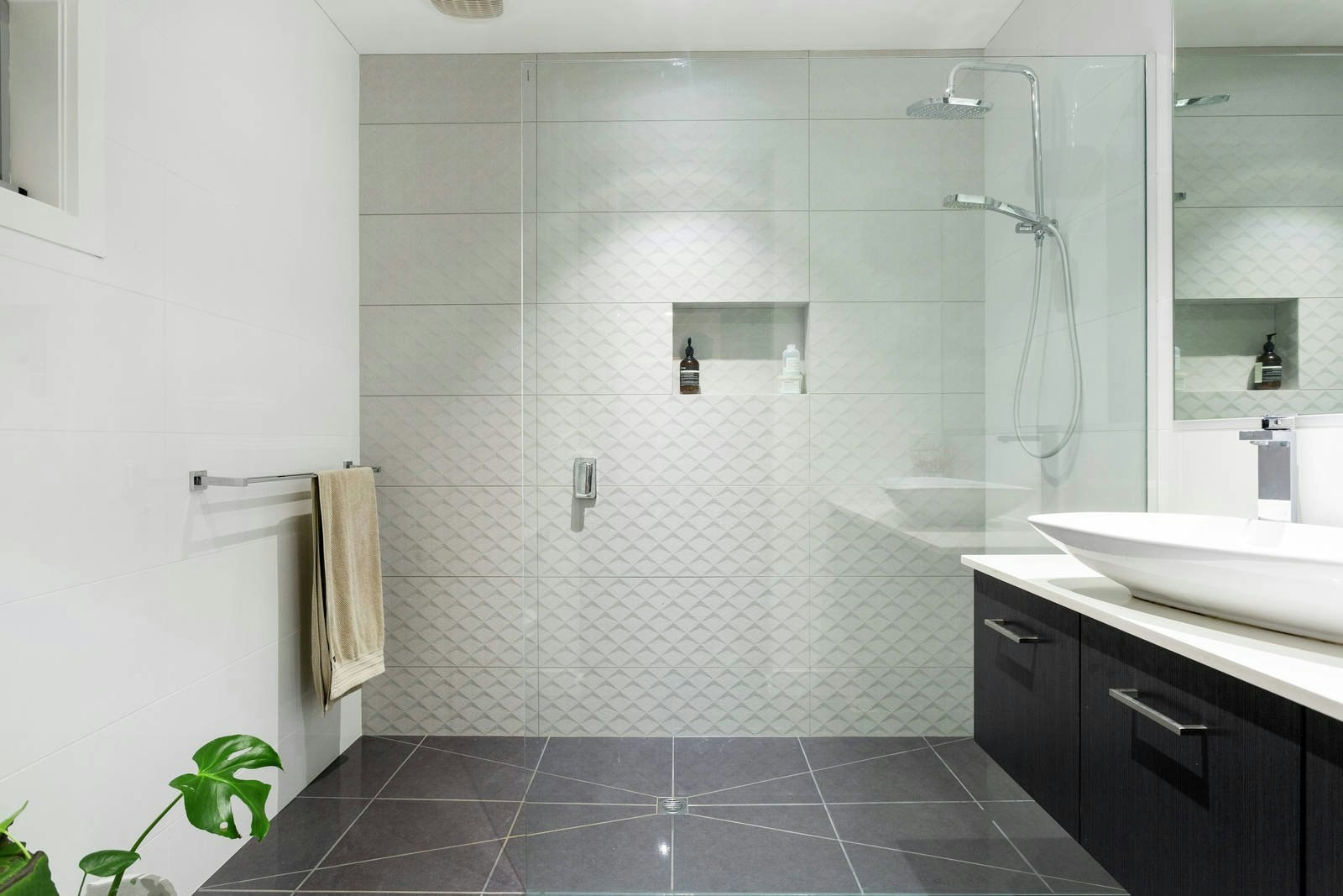 15 Moona Avenue, Mornington, VIC