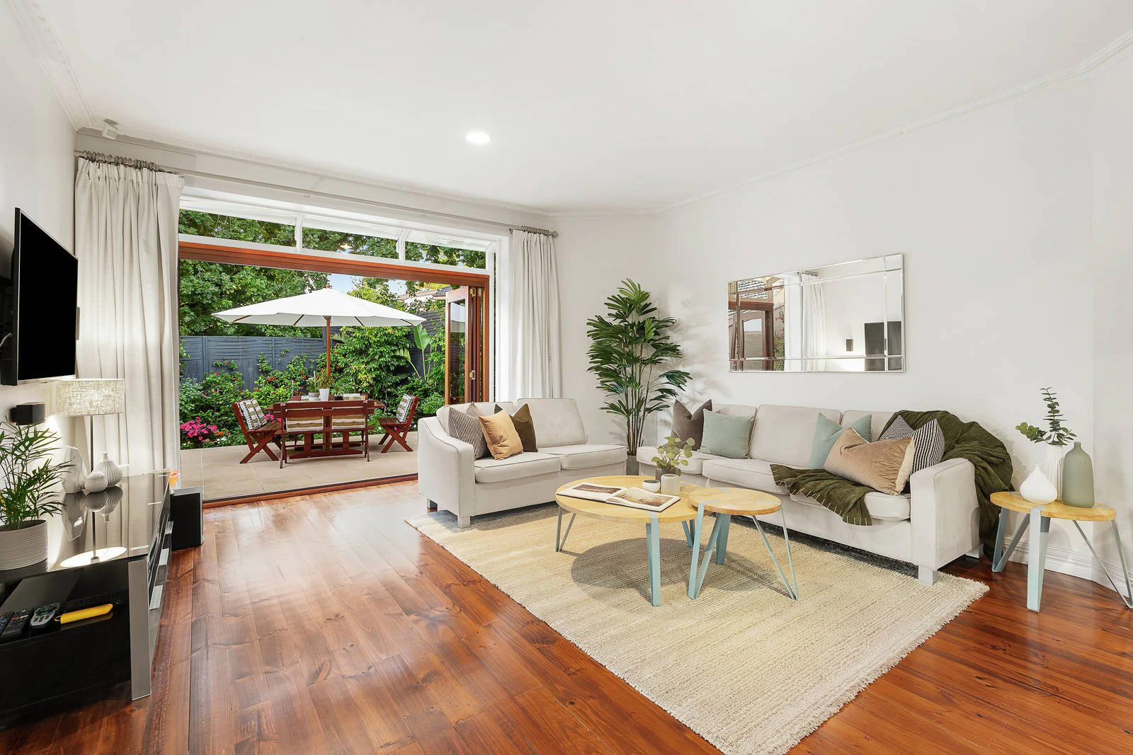 2/9 Gilbert Parade, Camberwell, VIC