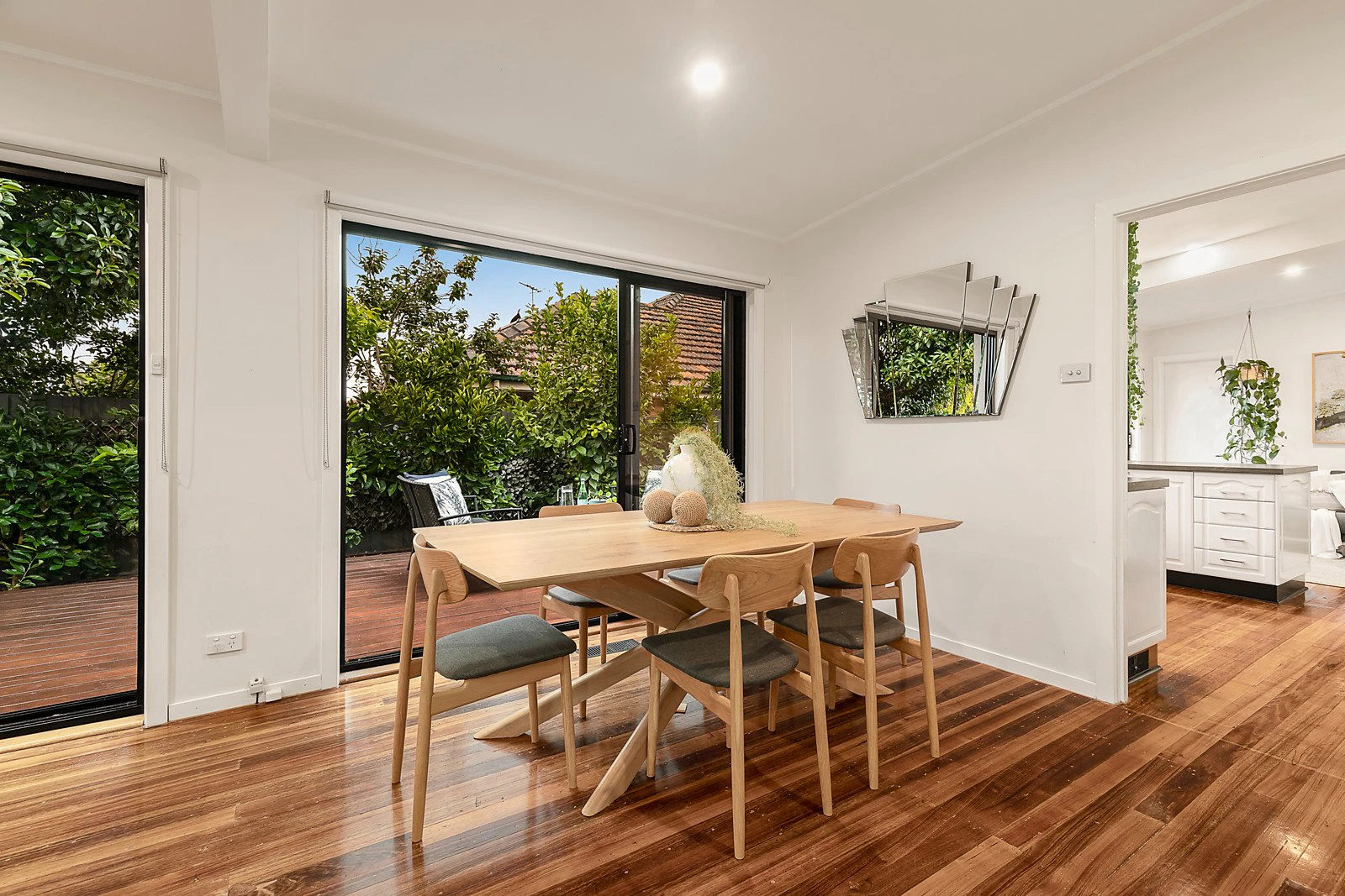 1B Carolyn Street, Hampton, VIC