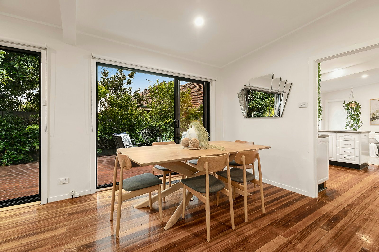 1B Carolyn Street, Hampton, VIC