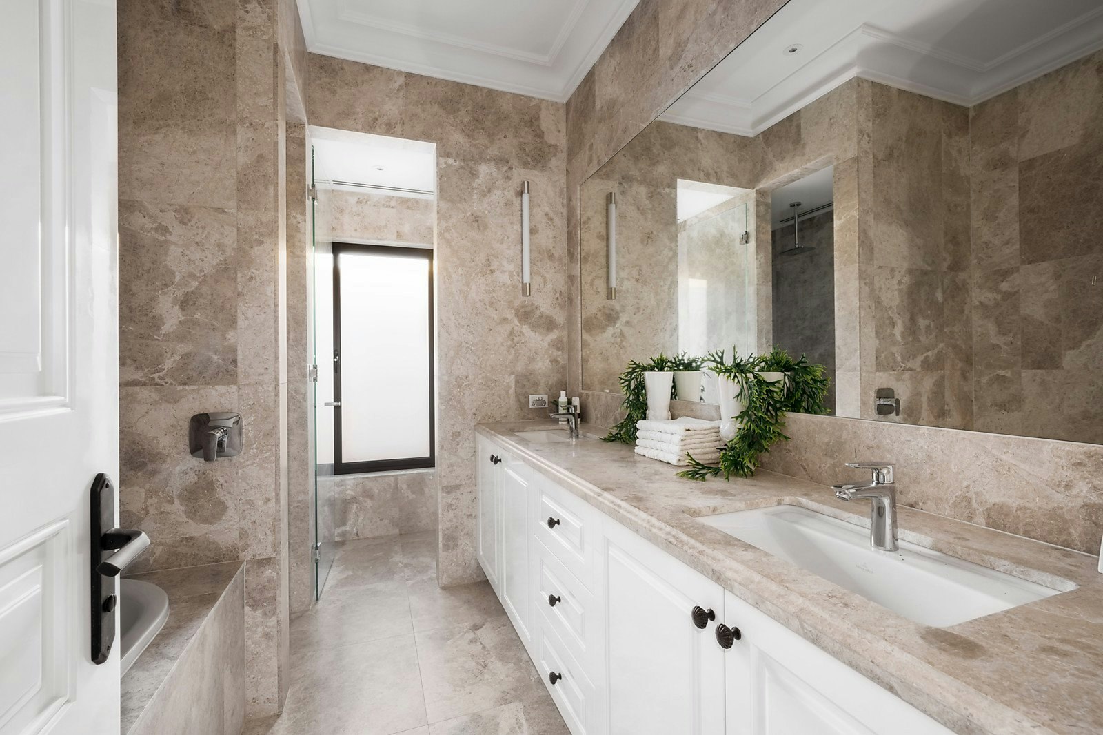 18 Dunraven Avenue, Toorak, VIC