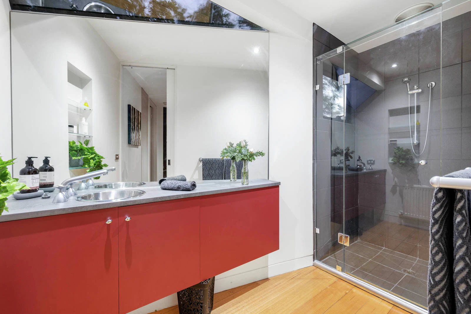 1/8 Balcombe Street, Mornington, VIC