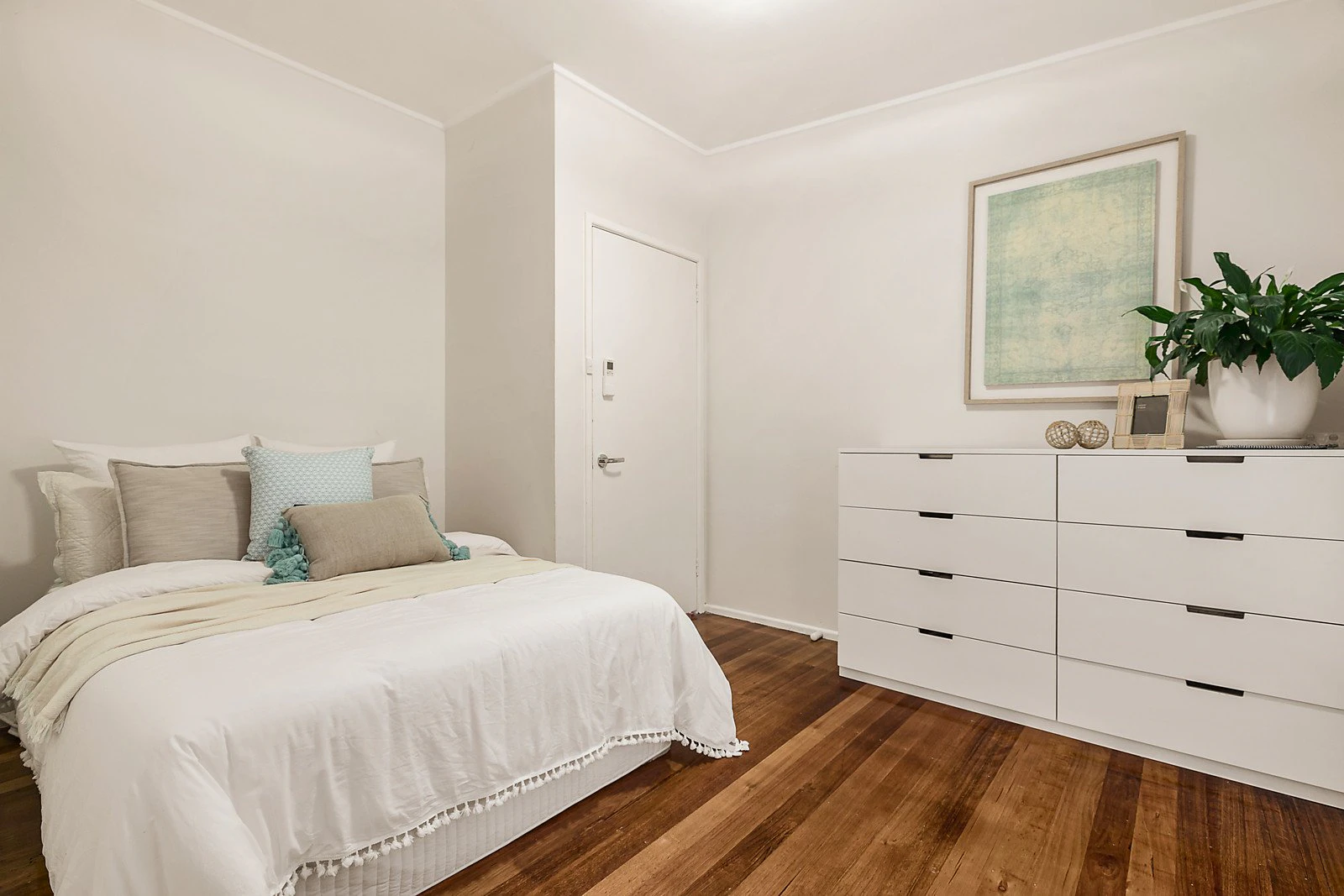 1B Carolyn Street, Hampton, VIC