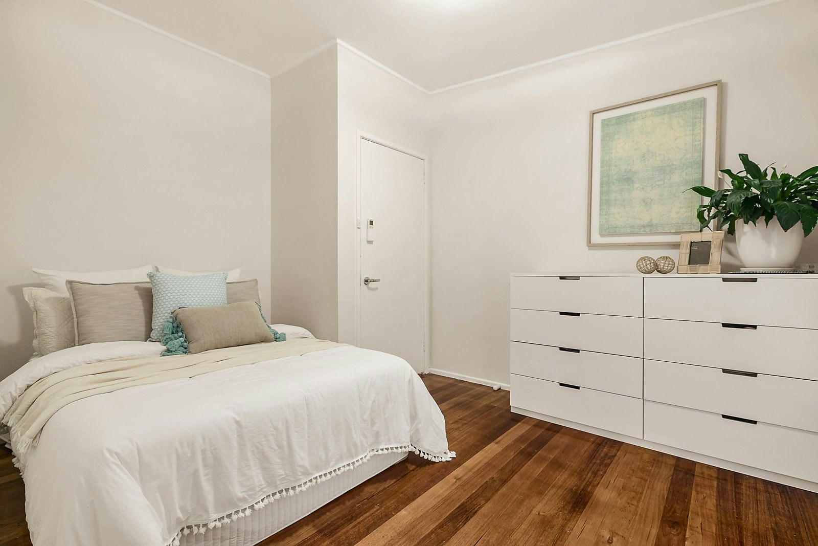 1B Carolyn Street, Hampton, VIC