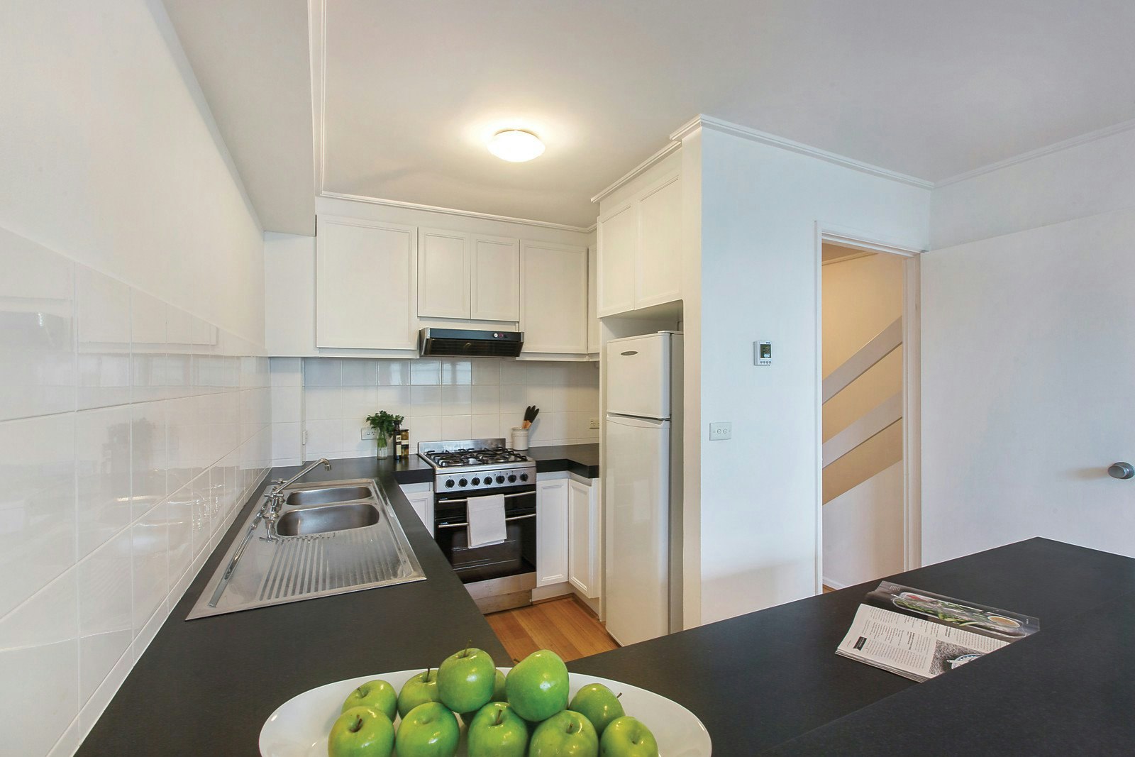 2/21 St Vincent Street, Albert Park, VIC