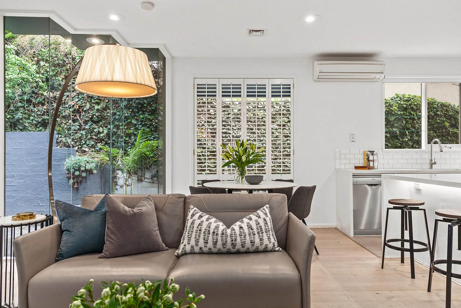 16 Ruabon Road, Toorak, VIC