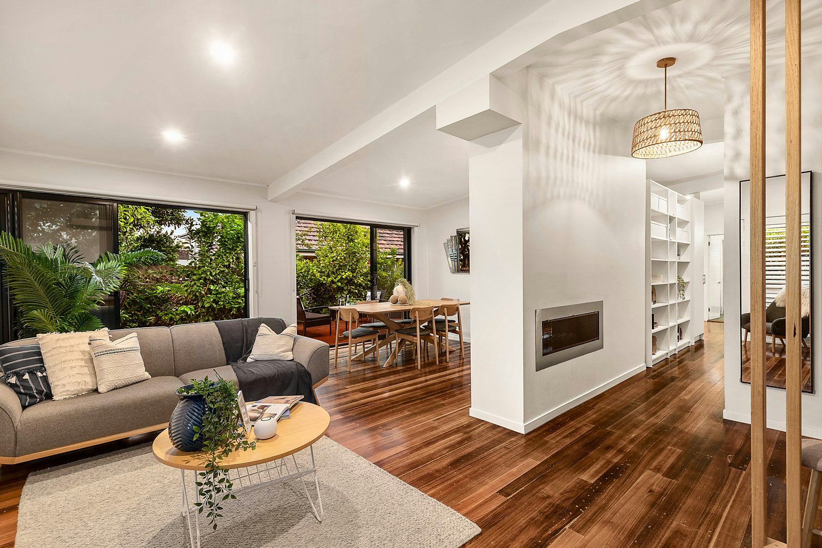 1B Carolyn Street, Hampton, VIC