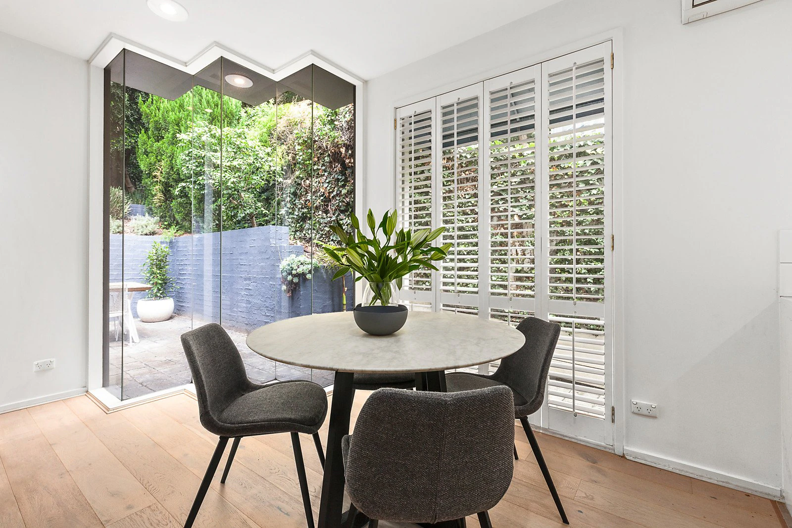 16 Ruabon Road, Toorak, VIC