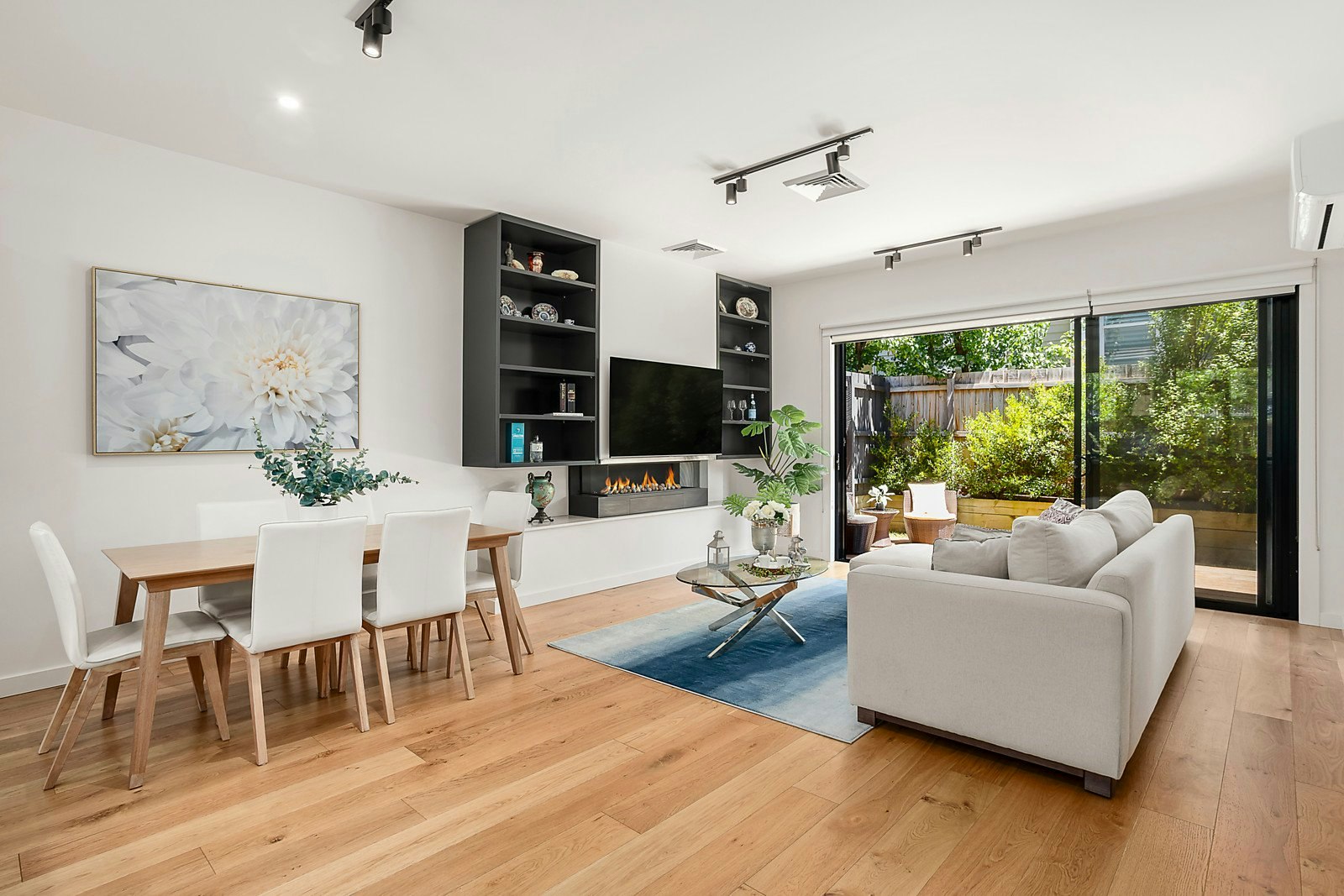 1A Hotham Court, Mont Albert, VIC