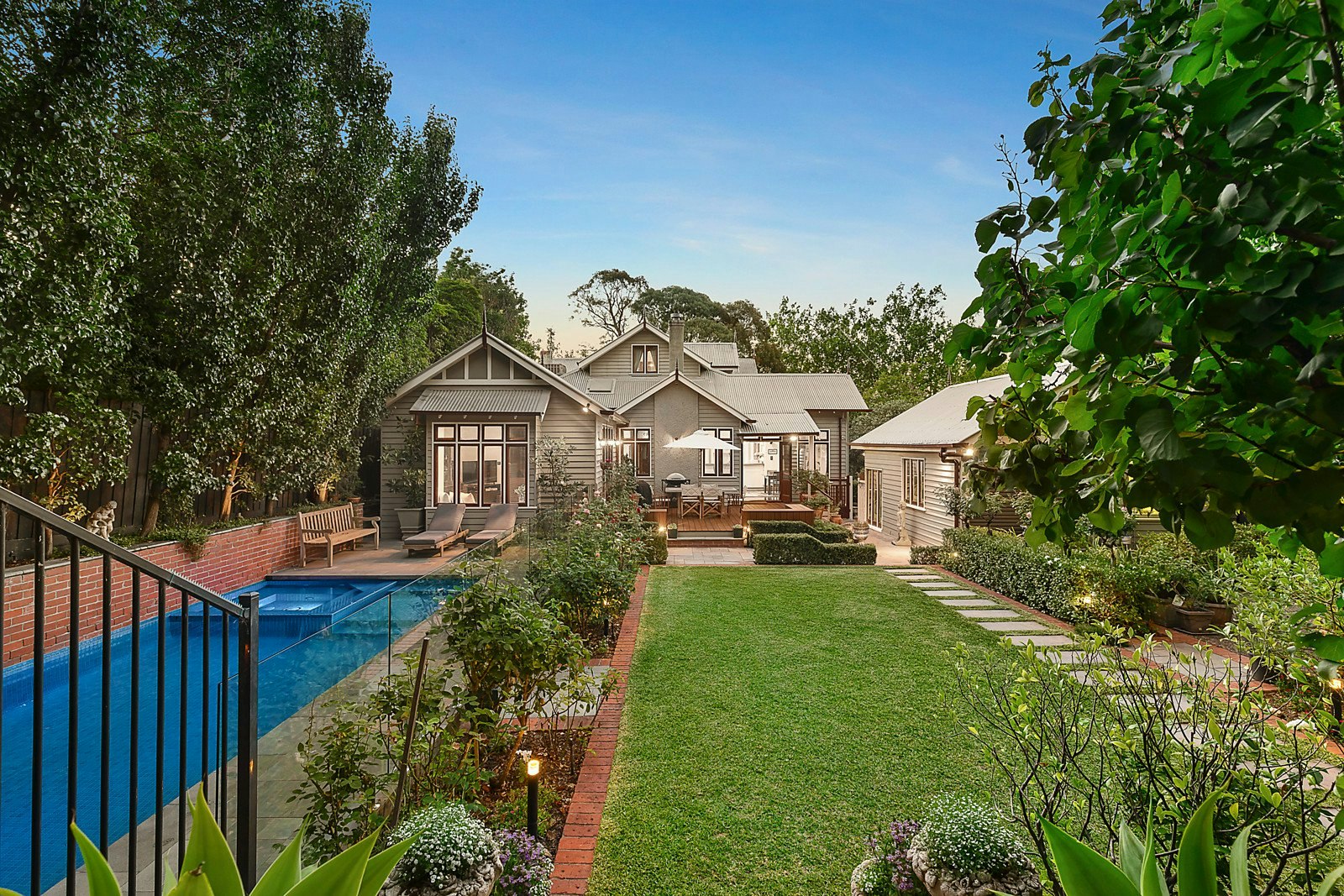 7 Suffolk Road, Surrey Hills, VIC