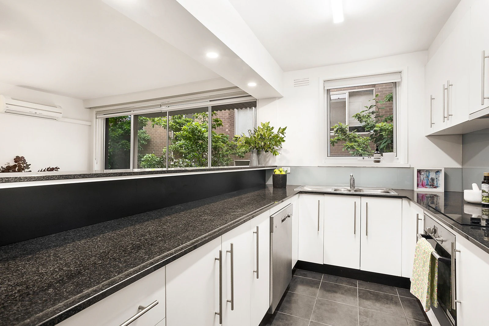 2/827A Burwood Road, Hawthorn East, VIC
