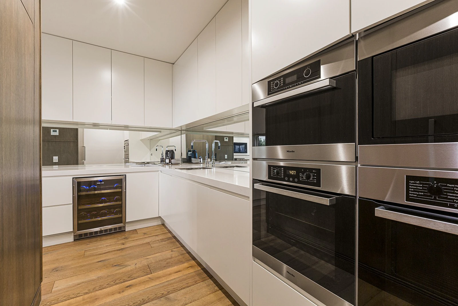2/11 Copelen Street, South Yarra, VIC
