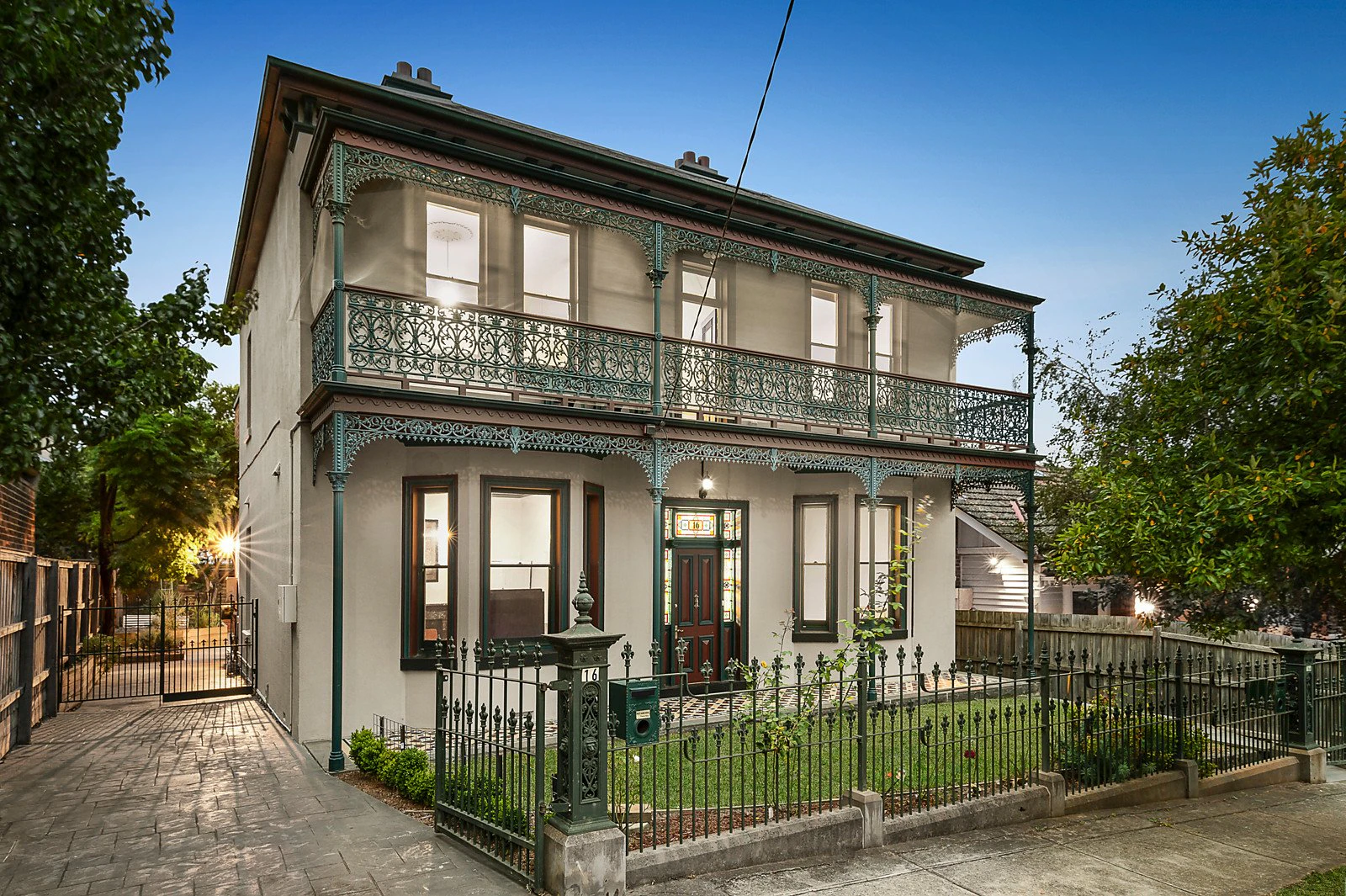 16 Queen Street, Kew, VIC