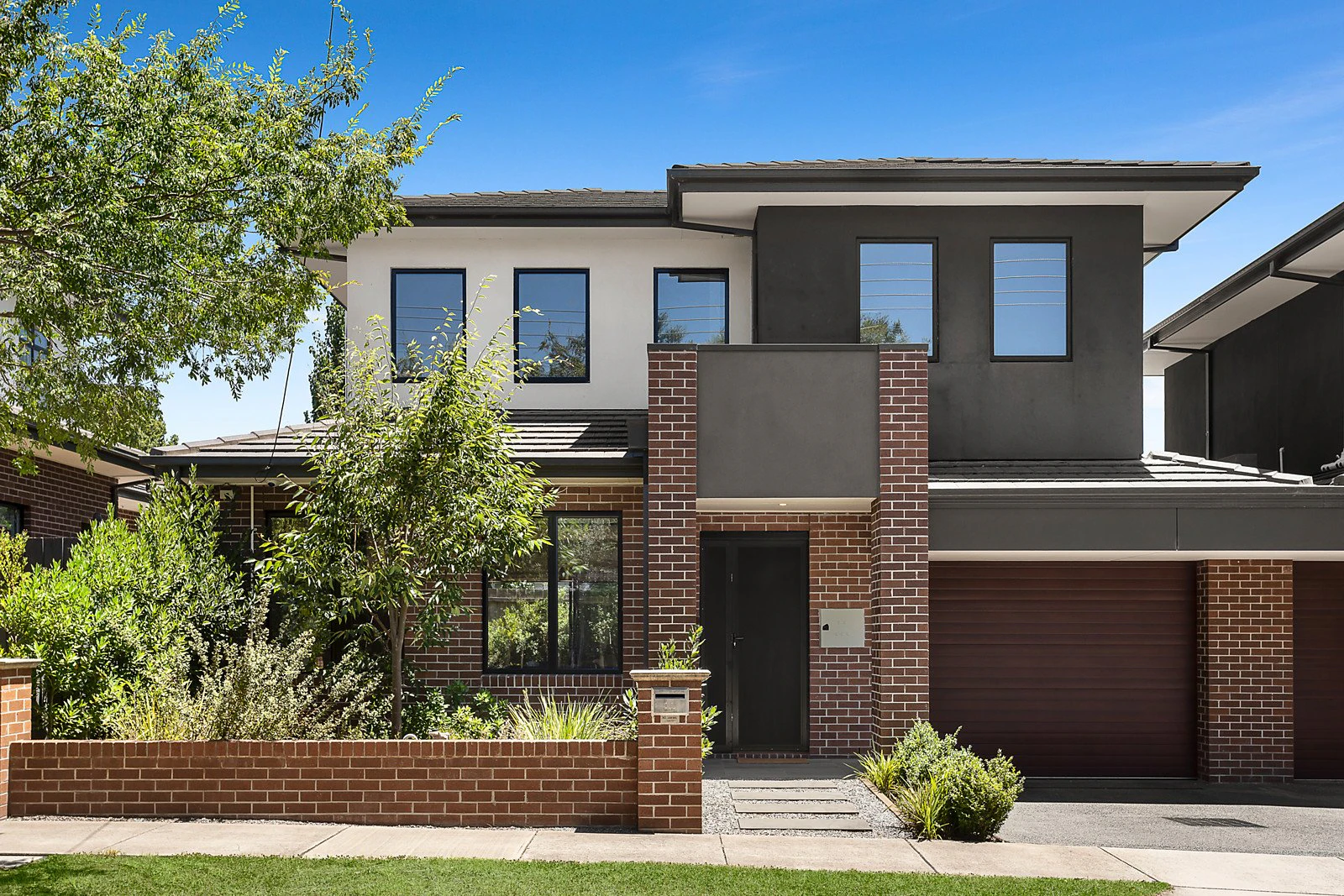 1A Hotham Court, Mont Albert, VIC