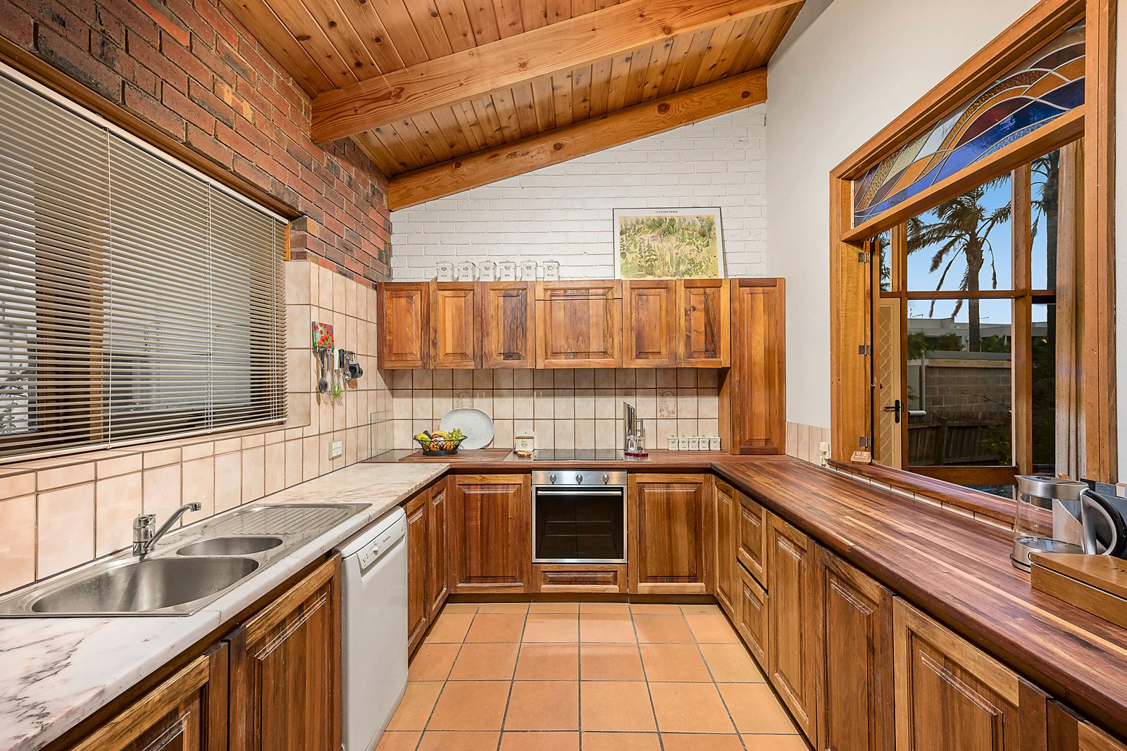 4 Gordon Crescent, Black Rock, VIC