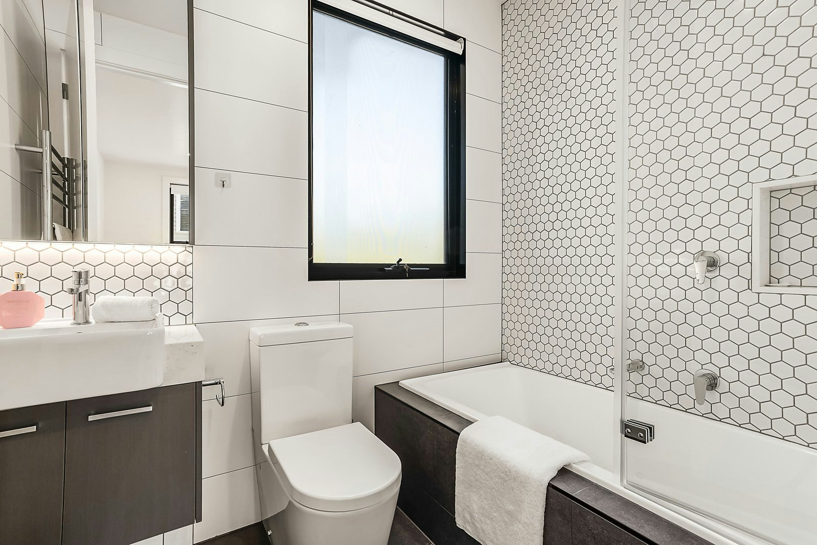 1A Hotham Court, Mont Albert, VIC