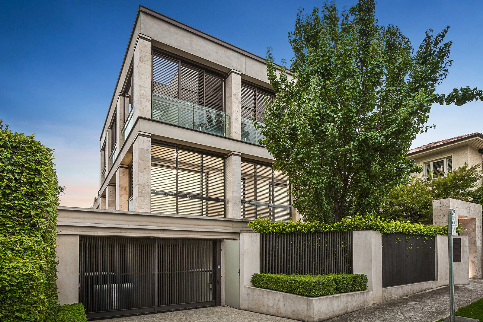 2/11 Copelen Street, South Yarra, VIC
