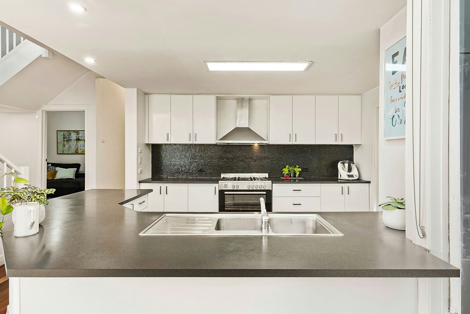 25 Kitchener Street, Deepdene, VIC